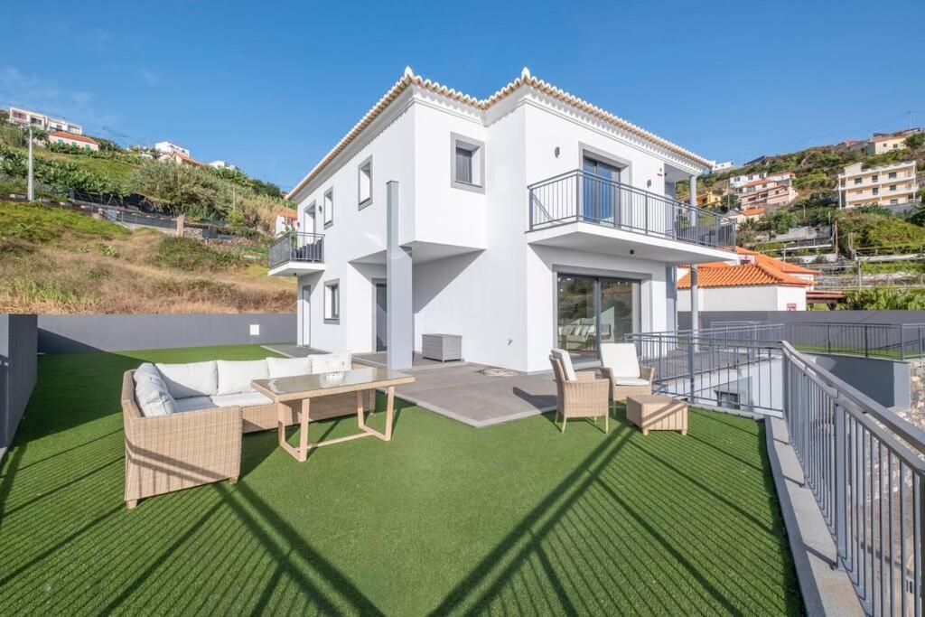 Yuri Big House Ribeira Brava