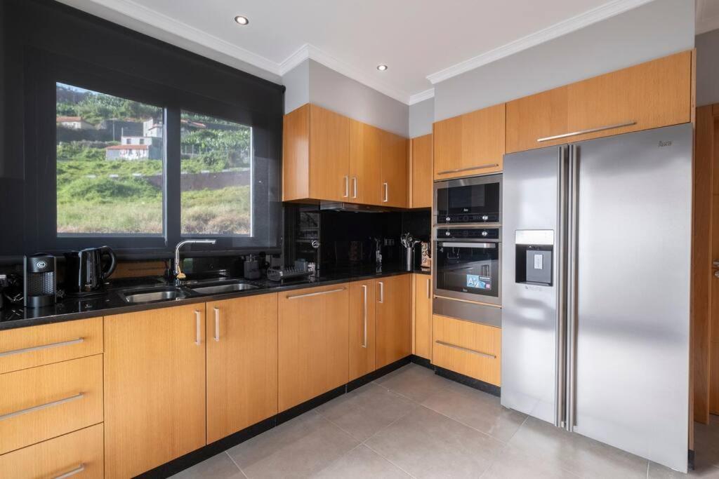 Yuri Big House Ribeira Brava